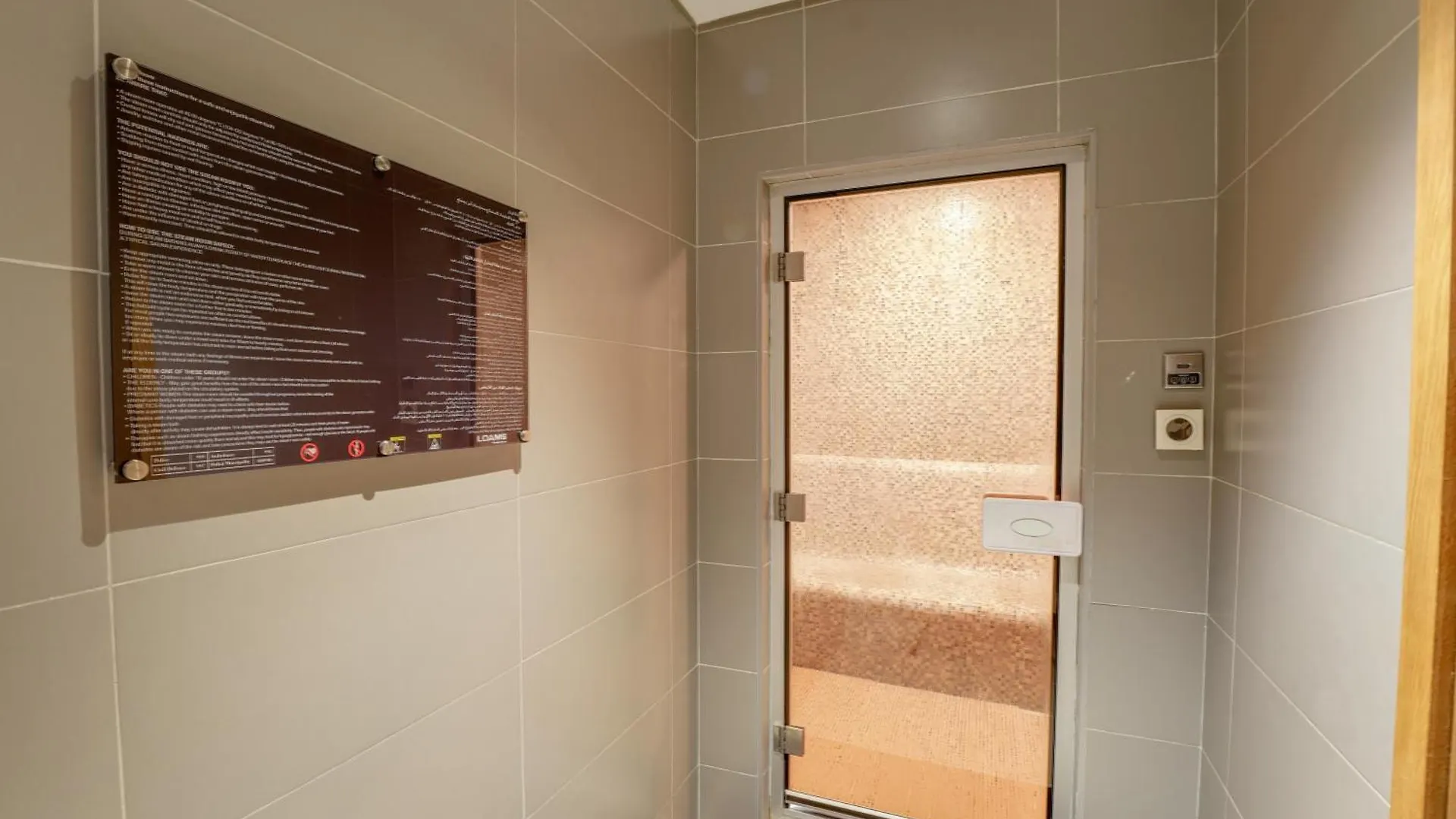 Glamorous 2Br In Damac Paramount Tower Dubaj Apartmán
