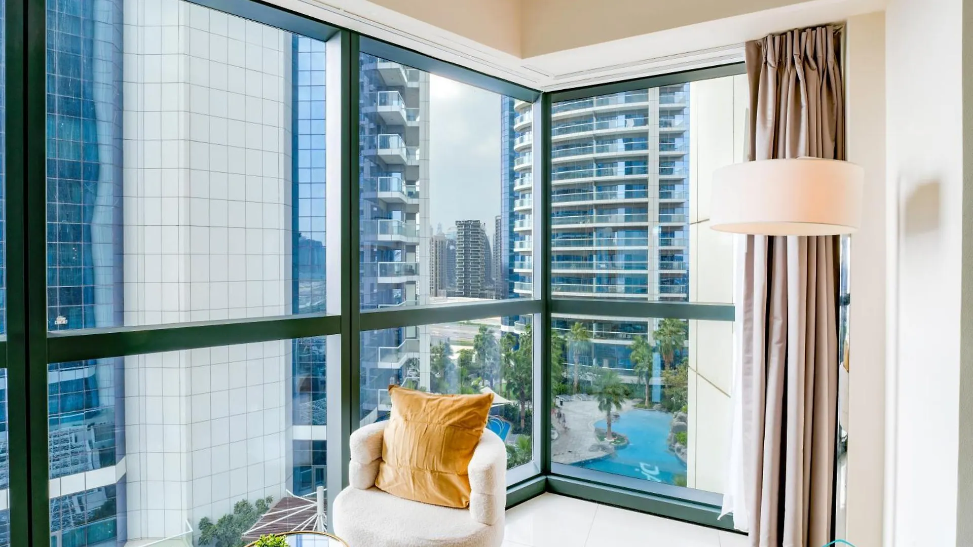 Glamorous 2Br In Damac Paramount Tower Dubaj